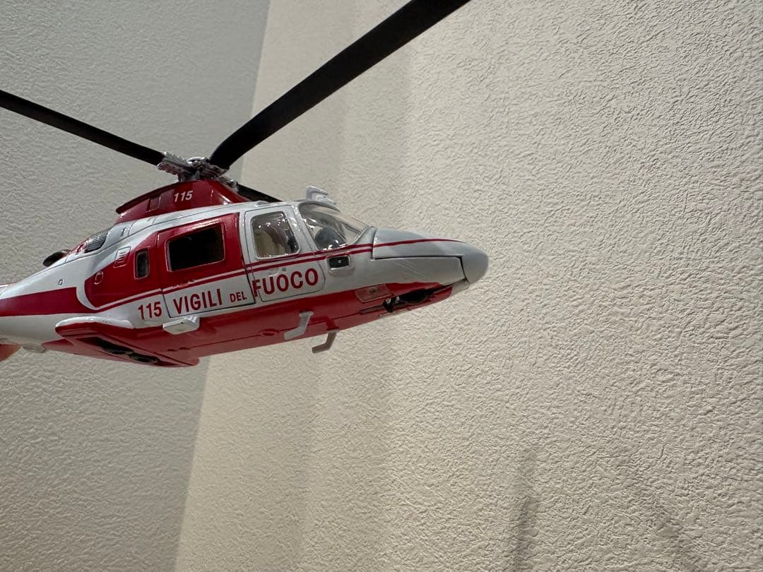 アウグスタAW109ヘリコプター 1/43 消防ヘリコプター