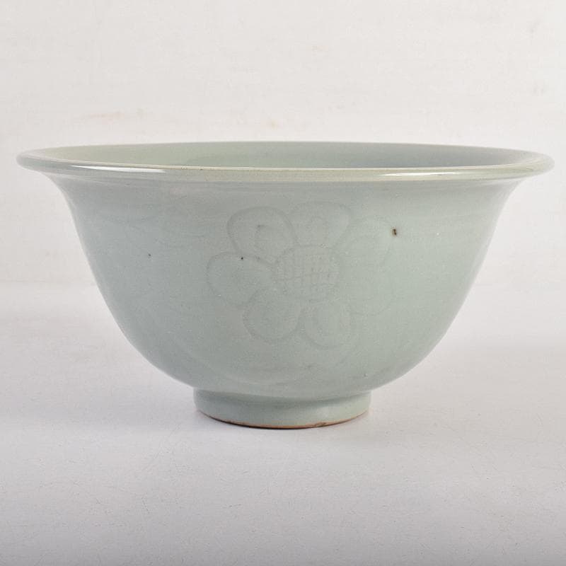 中国　龍泉窯　青磁　陰刻　花文　鉢　M　R8813
