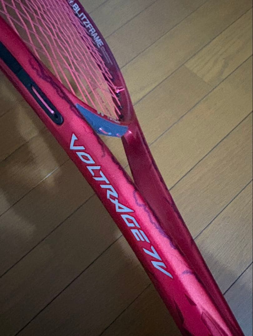 YONEX VOLTRAGE 7V 紅　廃盤
