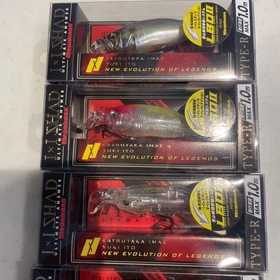 ①メガバス　IXI SHAD TYPE-R 16個