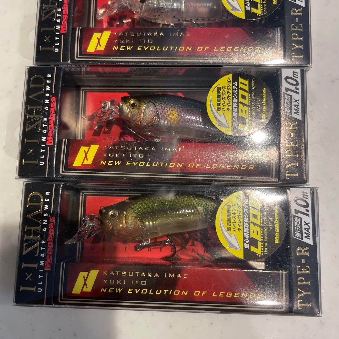 ①メガバス　IXI SHAD TYPE-R 16個