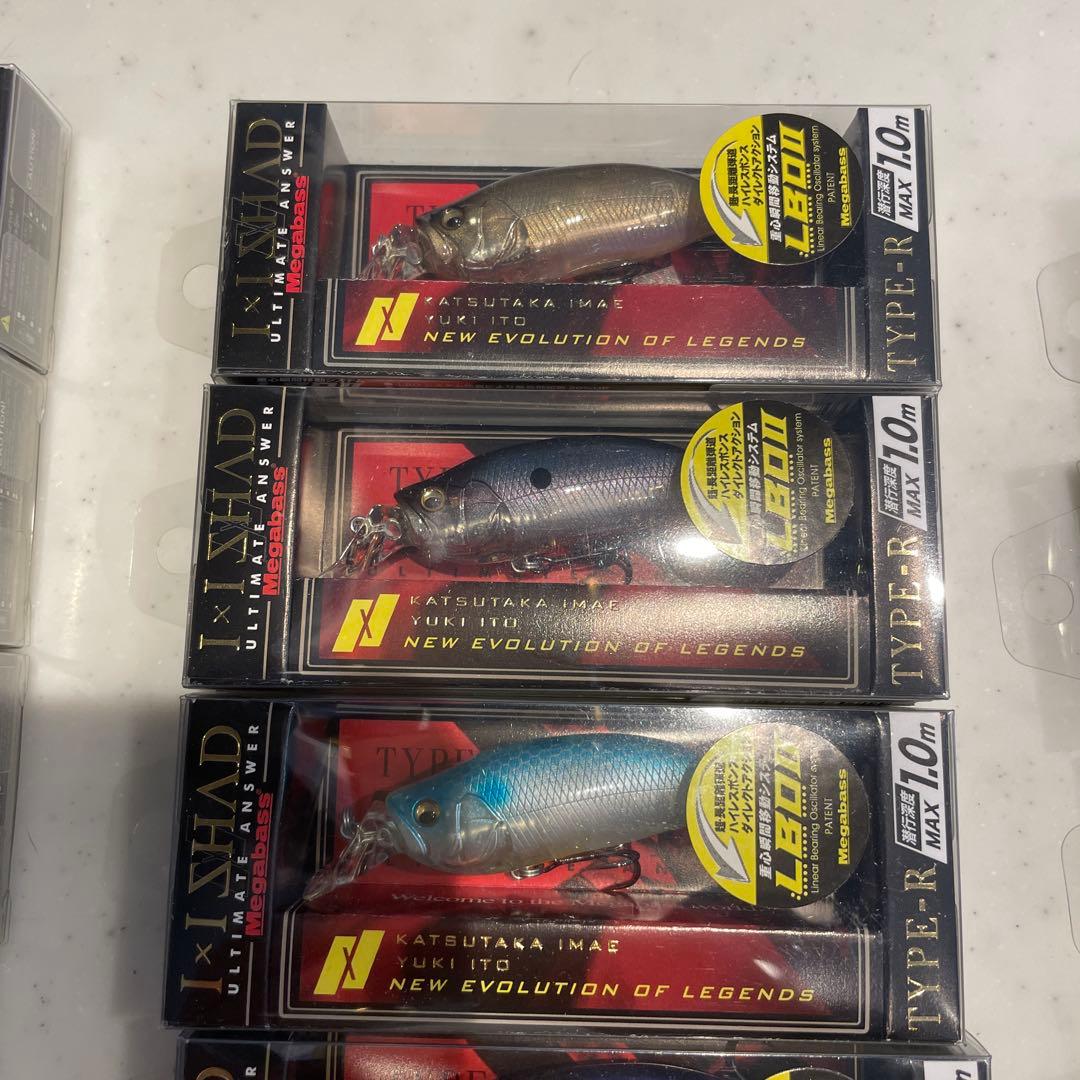 ①メガバス　IXI SHAD TYPE-R 16個