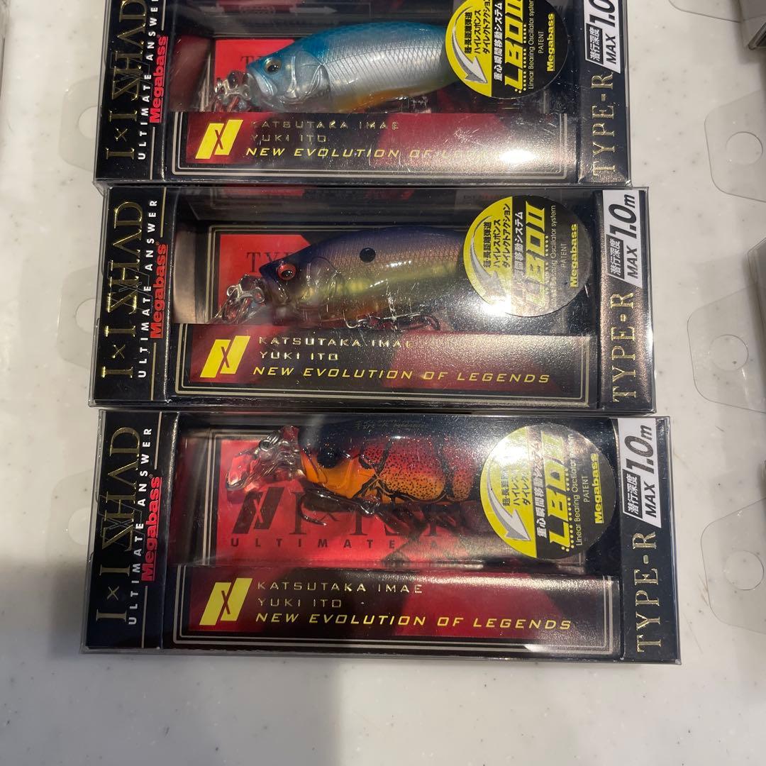 ①メガバス　IXI SHAD TYPE-R 16個