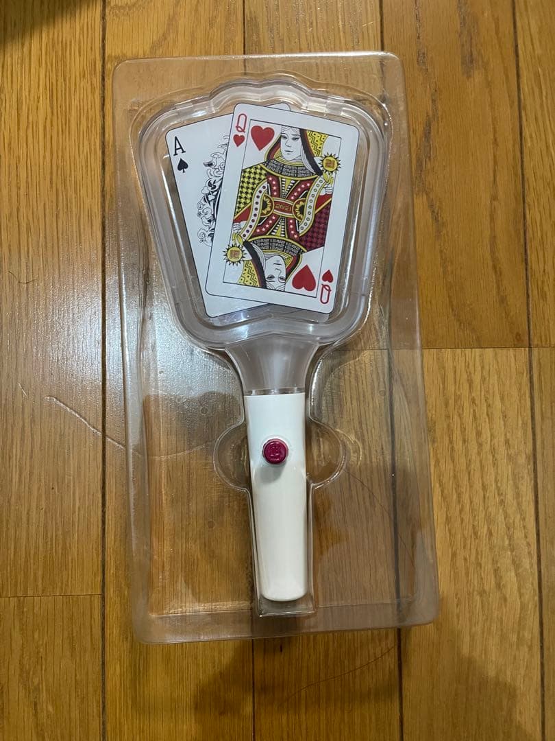2NE1 初代トランプ型 ペンライト【ジャンク品】