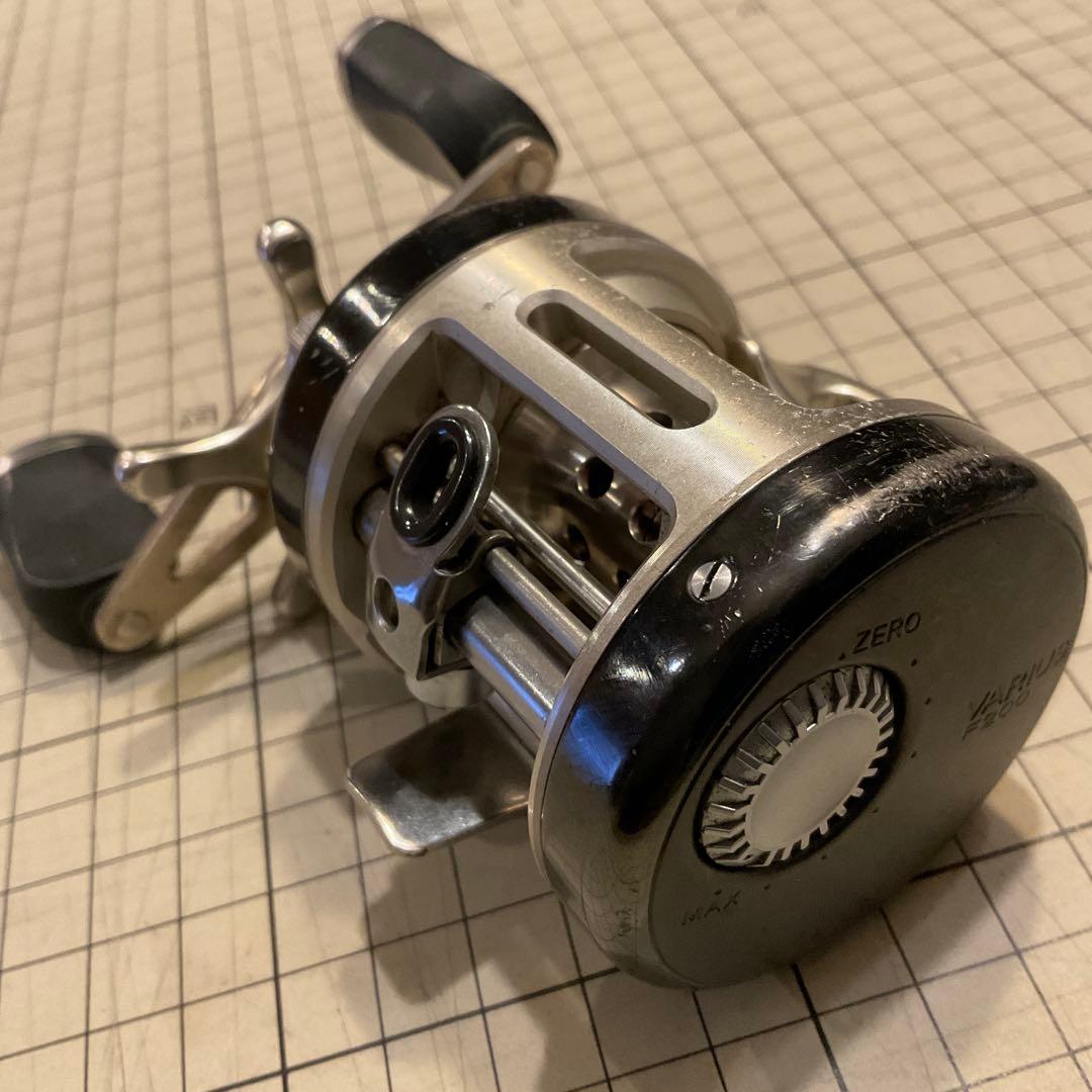 S*P様 オールド RYOBI バリウス F200 ベイトリール　チタニウム　ジ
