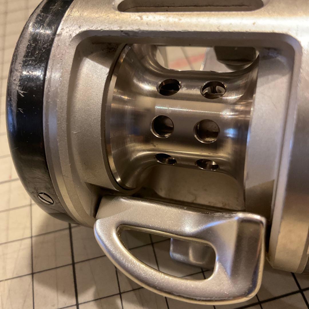 S*P様 オールド RYOBI バリウス F200 ベイトリール　チタニウム　ジ