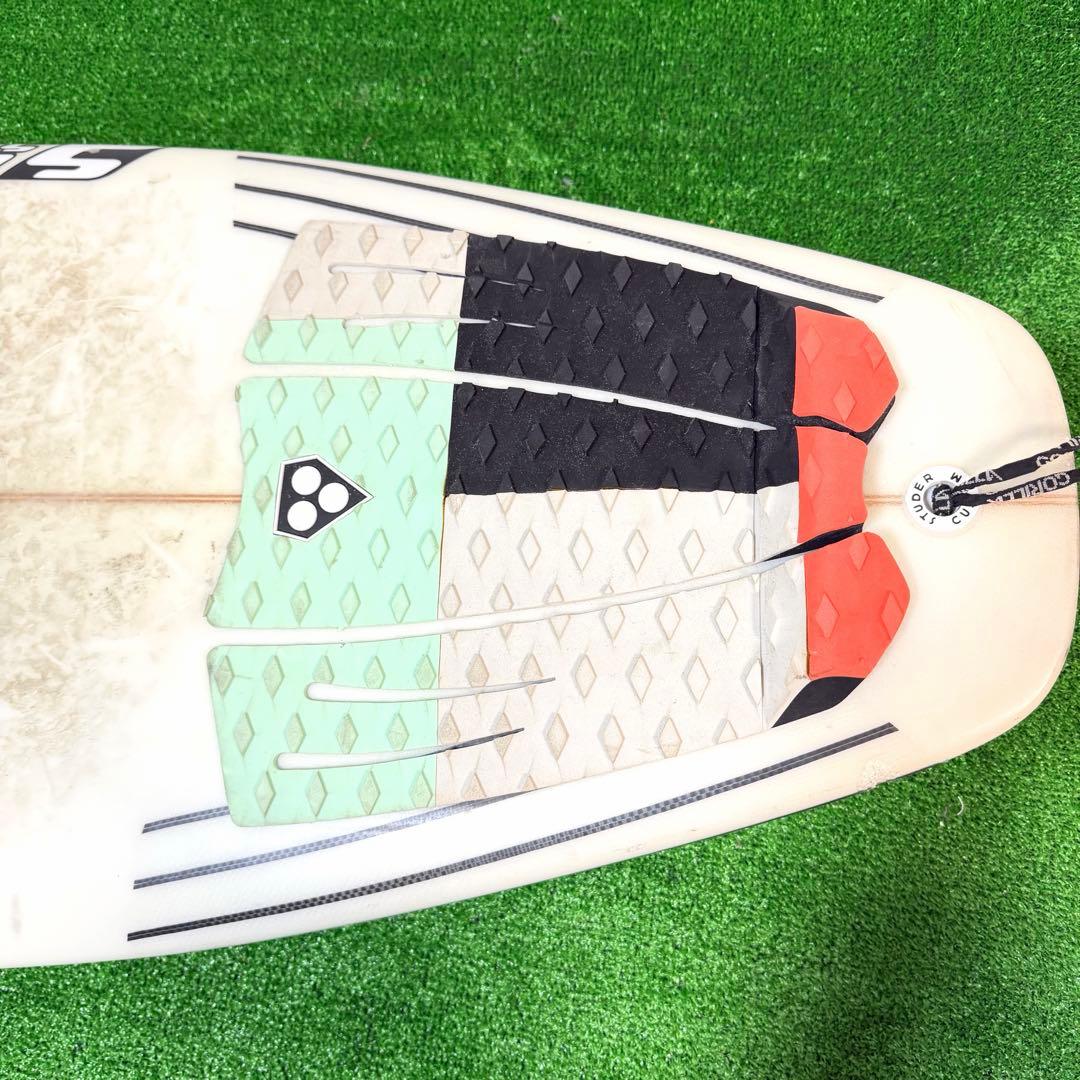 ルークスチューダー 5’11ft サーフボード　浮力十分　フィン付き　すぐ使える