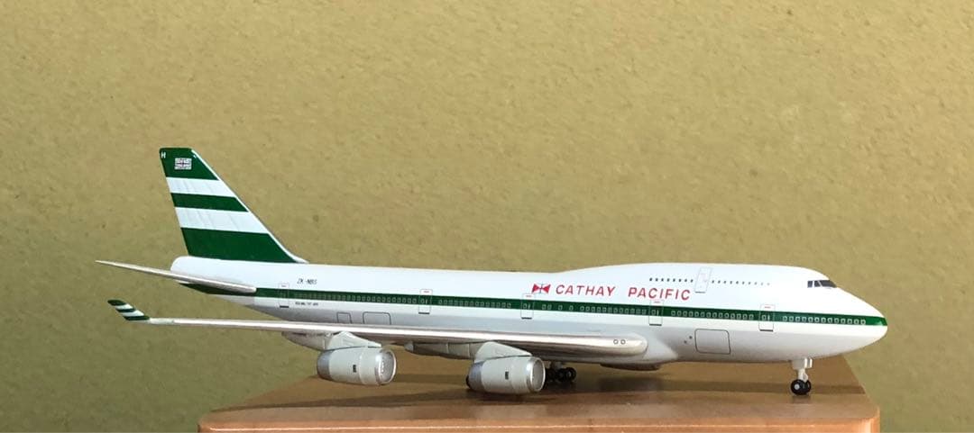 1/400 CATHAY PACIFIC B747-400 リース塗装モデル