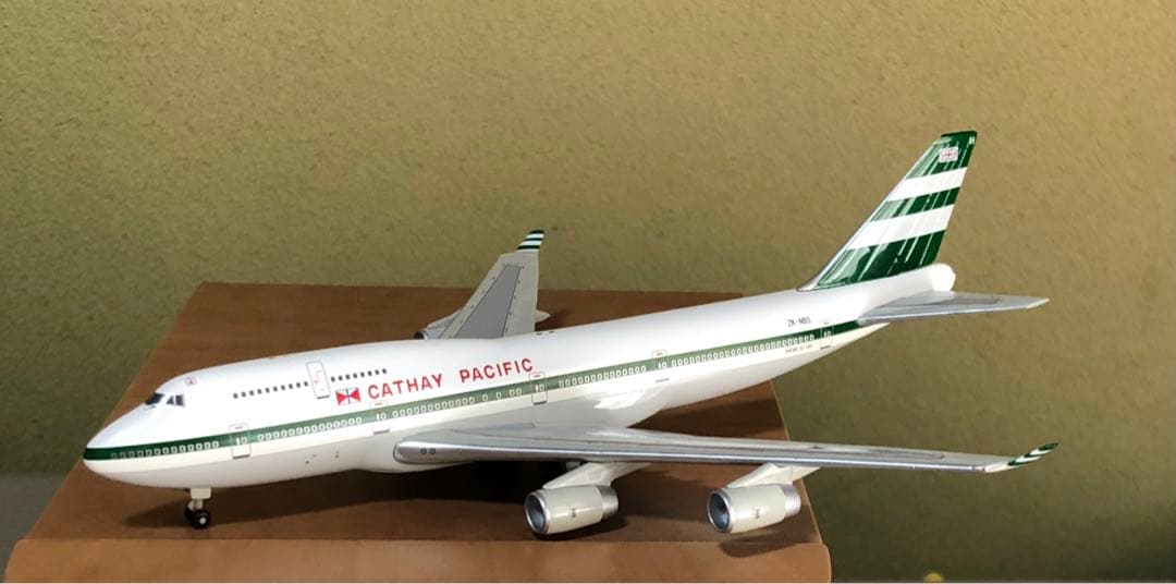 1/400 CATHAY PACIFIC B747-400 リース塗装モデル