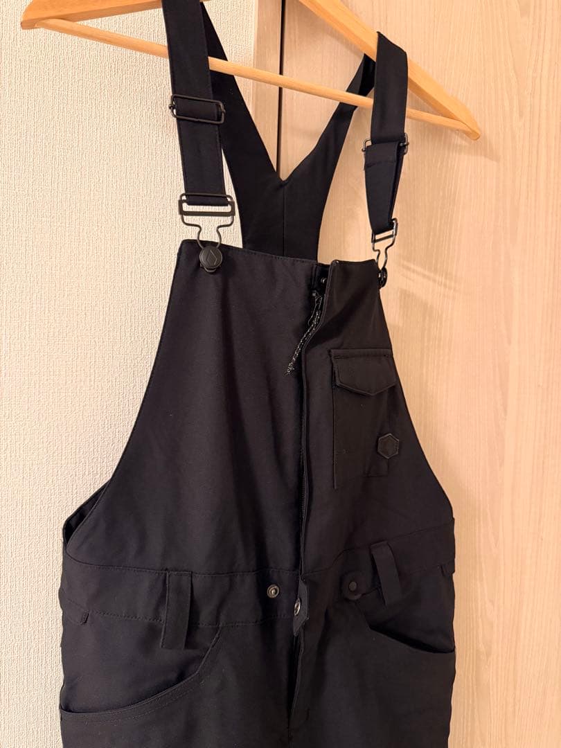 ボルコムvolcom スノボウエア ビブパンツ オーバーオール つなぎ 黒