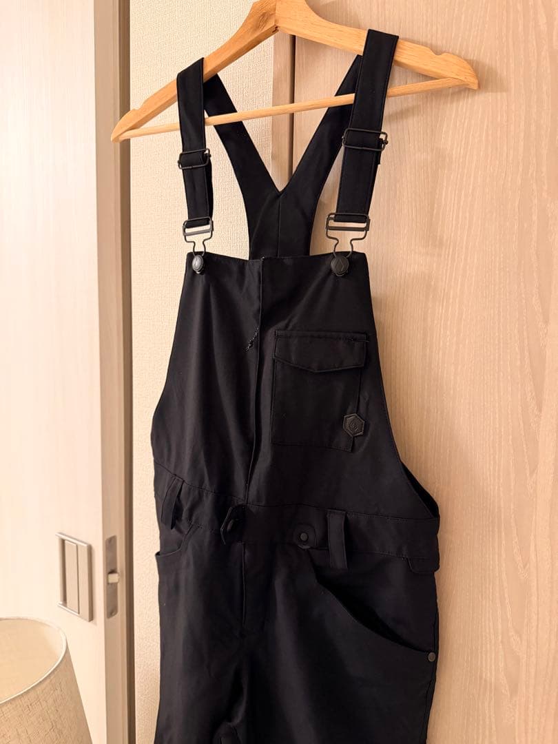 ボルコムvolcom スノボウエア ビブパンツ オーバーオール つなぎ 黒
