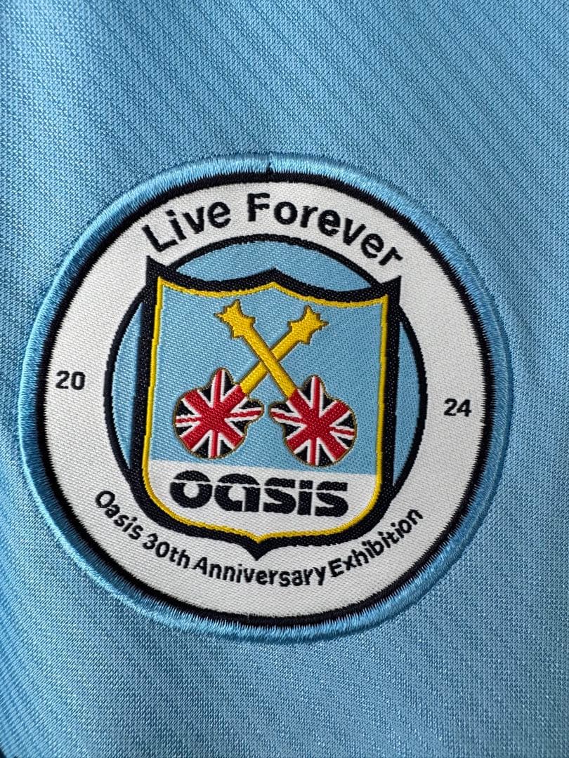 【六本木展覧会限定】oasis 30周年サッカーシャツ/Mサイズ/来日公演/完売