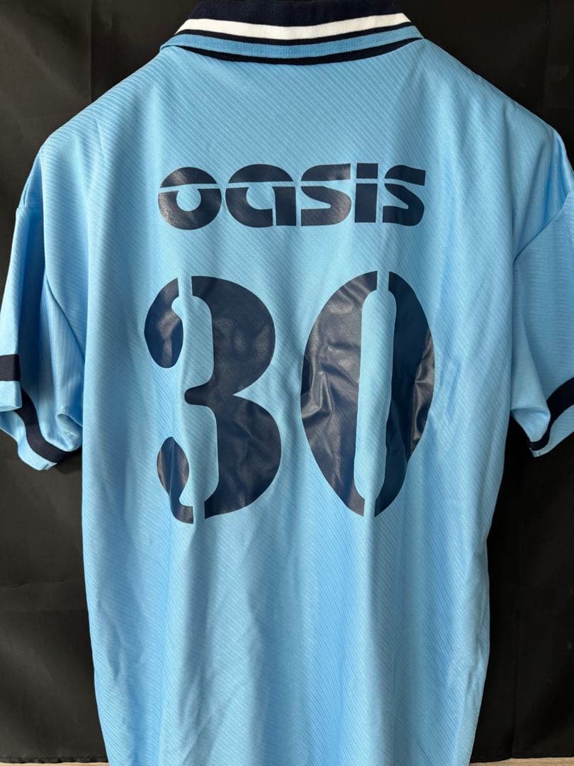【六本木展覧会限定】oasis 30周年サッカーシャツ/Mサイズ/来日公演/完売