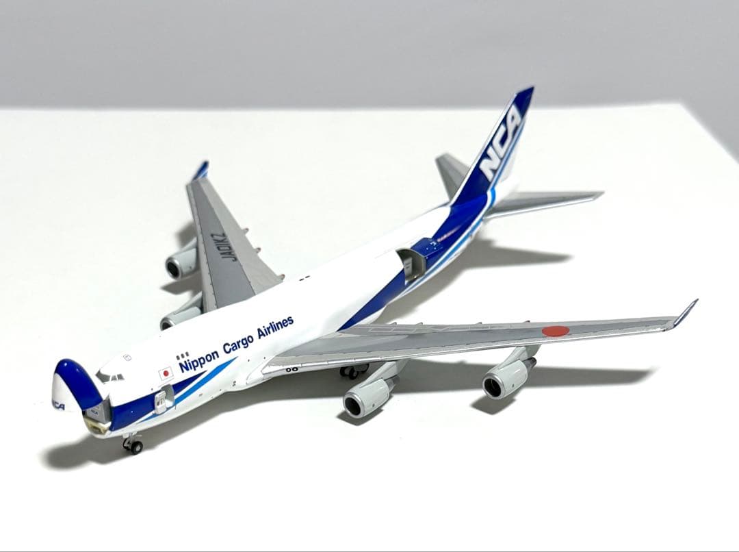 全日空商事 1/200 B747-400F NCA ジオラマ　KZD44402