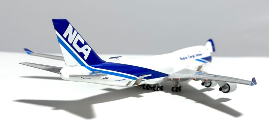 全日空商事 1/200 B747-400F NCA ジオラマ　KZD44402