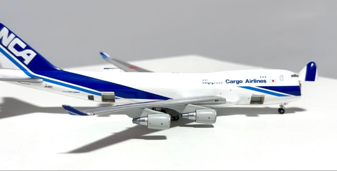 全日空商事 1/200 B747-400F NCA ジオラマ　KZD44402