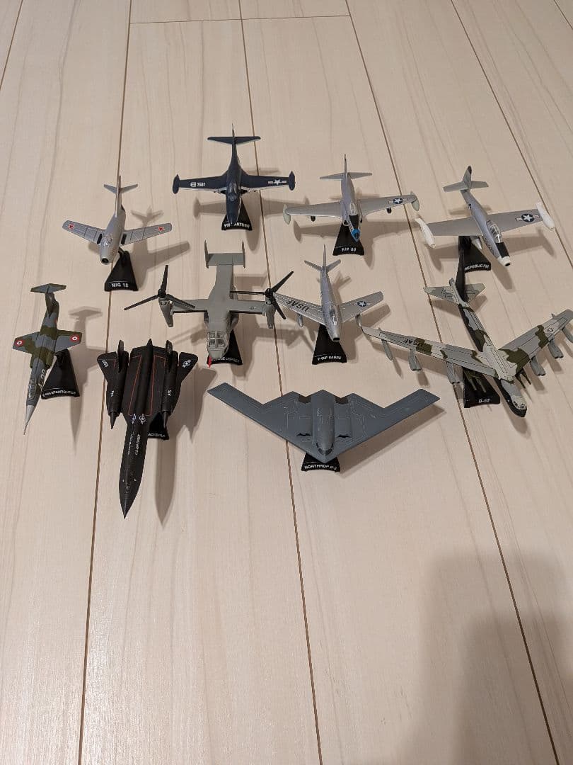 デルプラド 世界の戦闘機 ブラックバード B-52 セイバー B-2 F-104