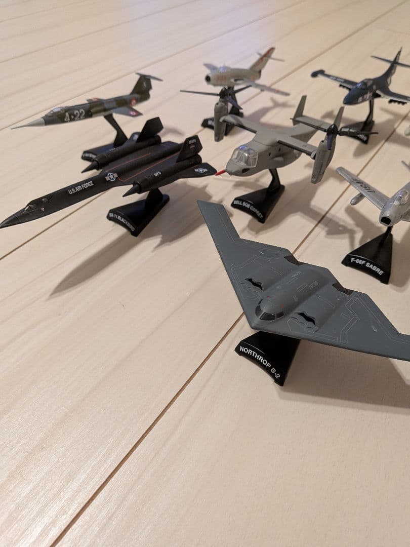 デルプラド 世界の戦闘機 ブラックバード B-52 セイバー B-2 F-104