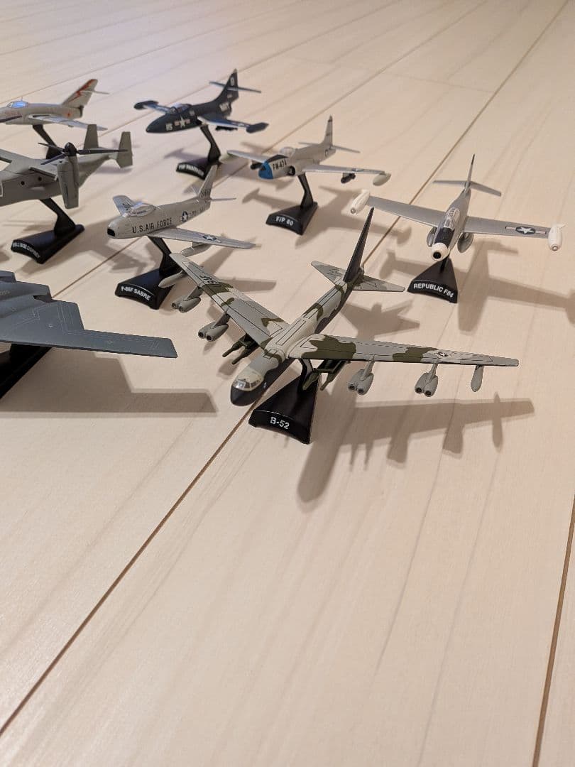 デルプラド 世界の戦闘機 ブラックバード B-52 セイバー B-2 F-104