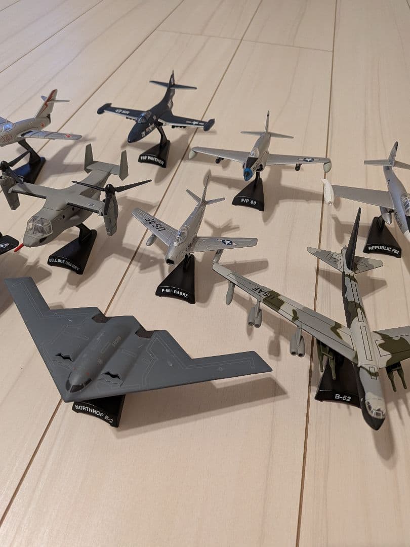 デルプラド 世界の戦闘機 ブラックバード B-52 セイバー B-2 F-104