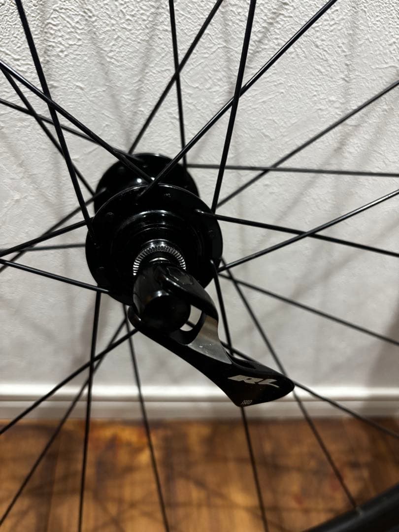 BONTRAGER TLR DISC完組ホイール