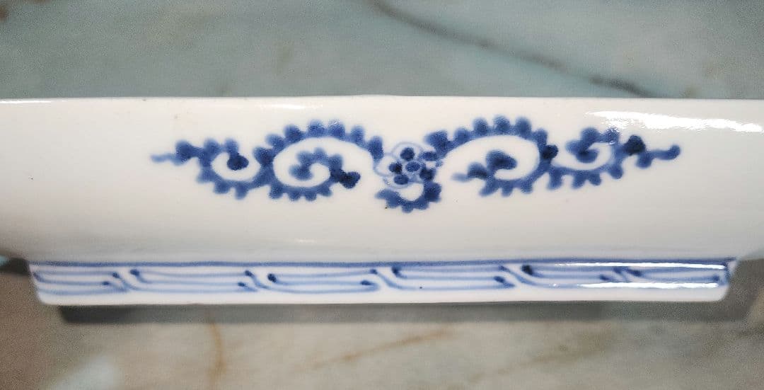 骨董　江戸期　古伊万里　冨貴長春　縁起の良い蛸唐草長皿(和食器)