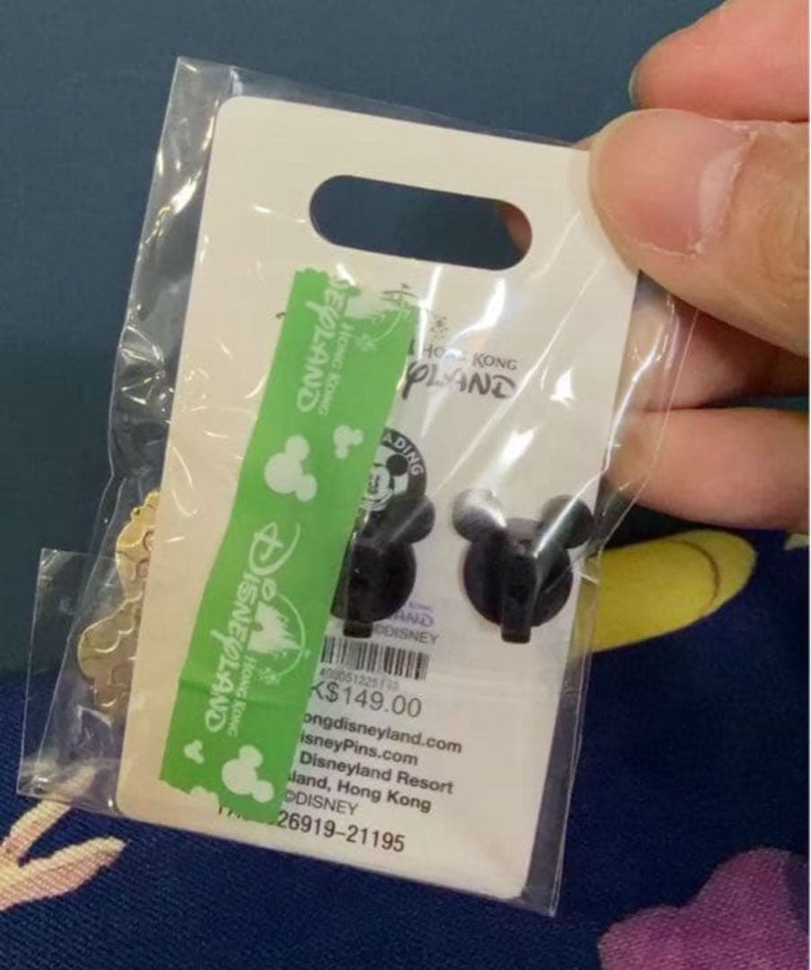 香港ディズニーランド正規品美女と野獣30周年ピンバッジ限数600