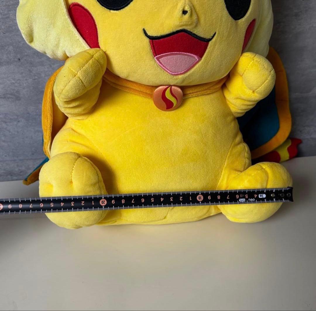 ポケモンセンターメガトウキョーのピカチュウ メガサイズぬいぐるみ