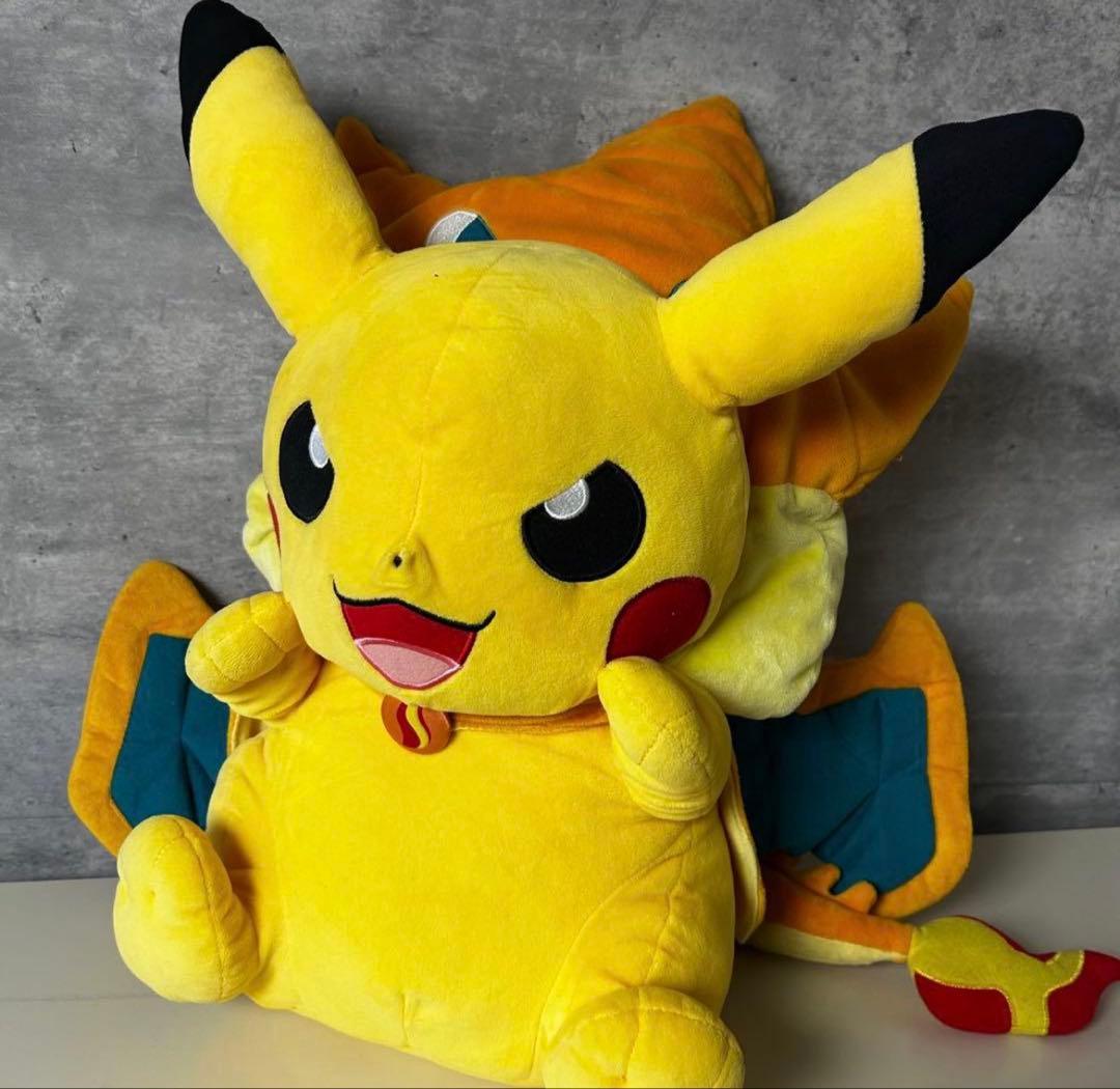 ポケモンセンターメガトウキョーのピカチュウ メガサイズぬいぐるみ
