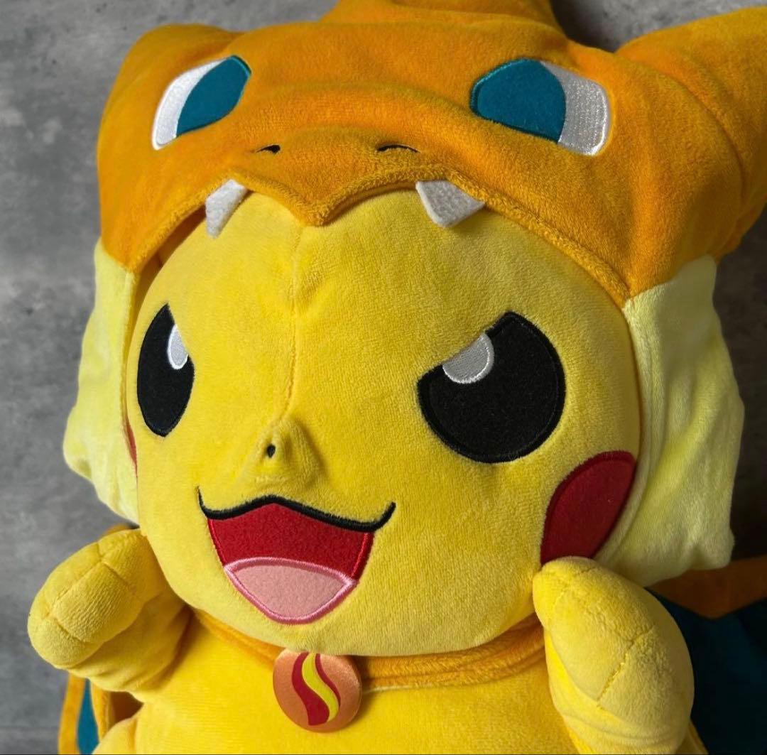 ポケモンセンターメガトウキョーのピカチュウ メガサイズぬいぐるみ