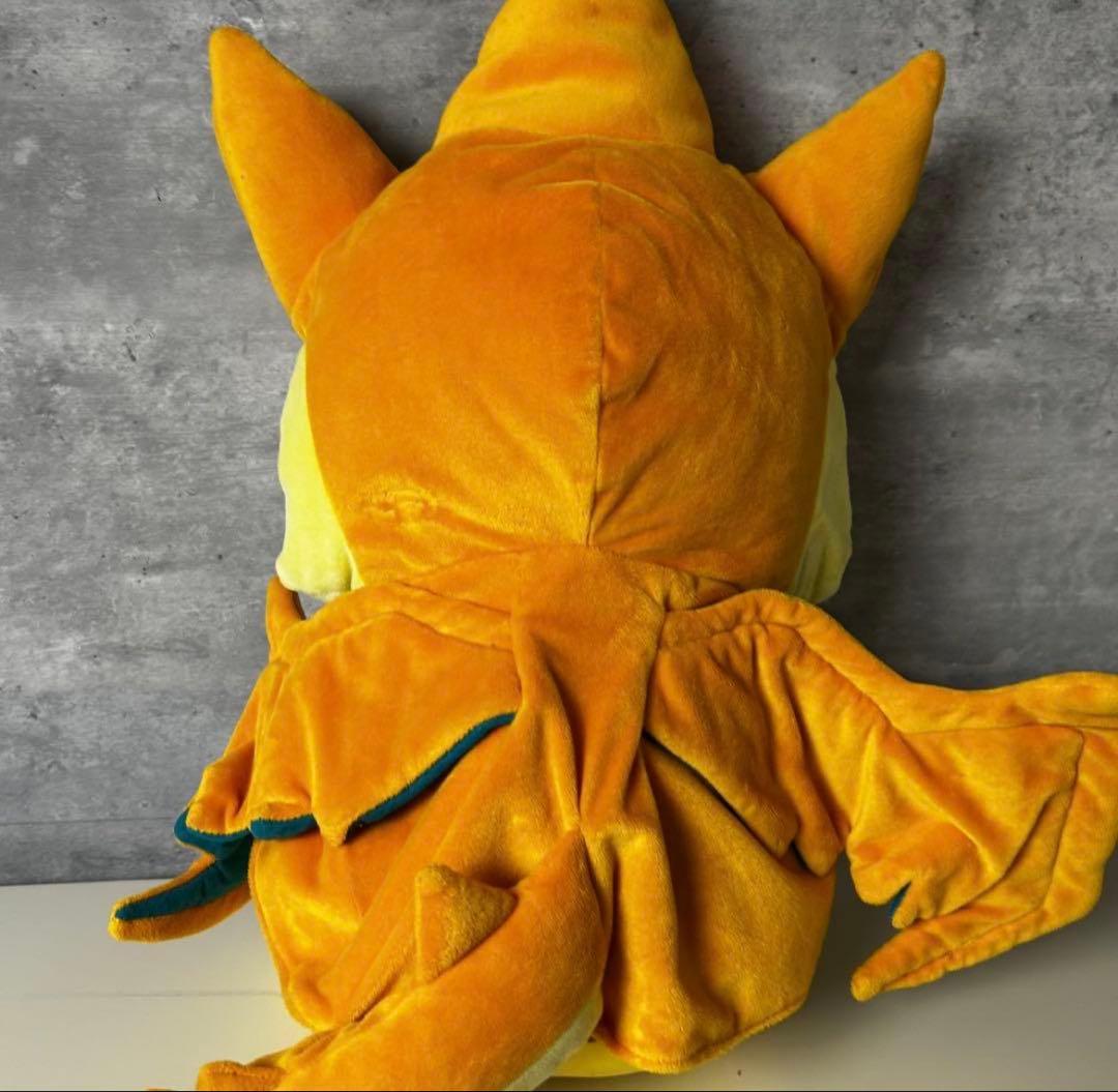 ポケモンセンターメガトウキョーのピカチュウ メガサイズぬいぐるみ