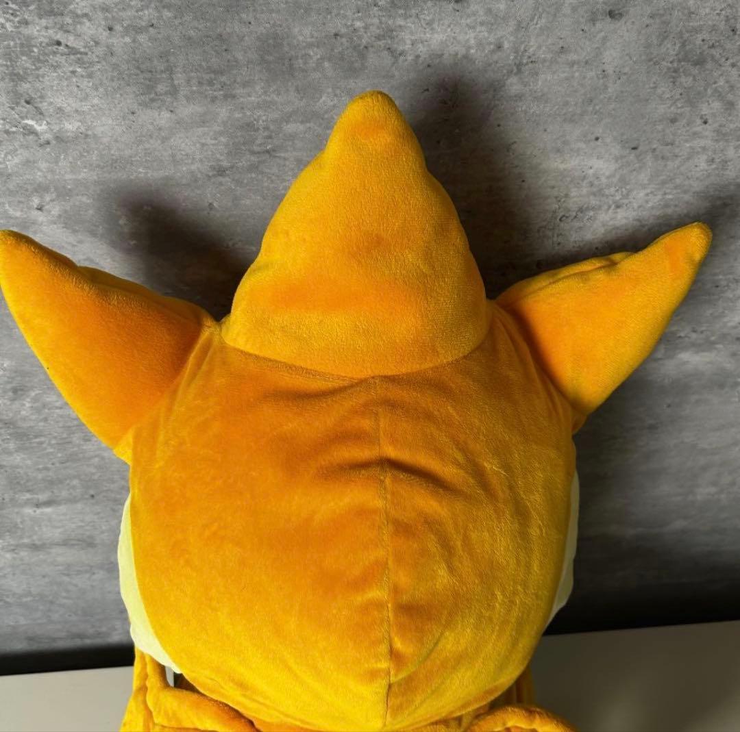 ポケモンセンターメガトウキョーのピカチュウ メガサイズぬいぐるみ