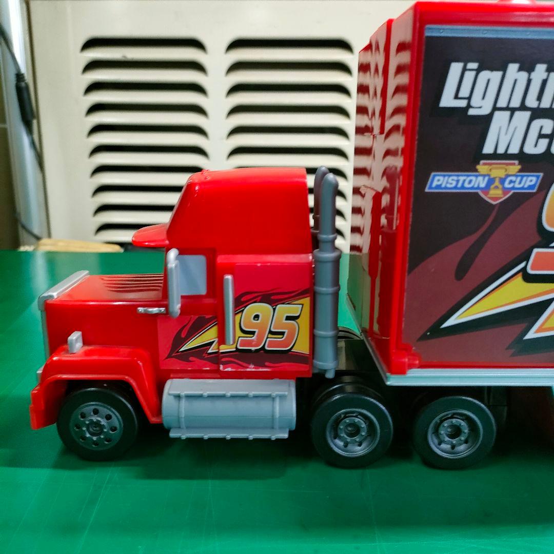 たくさんのせよう！大きなマック　トレーラー　カーズ　トミカ　タカラトミー　1