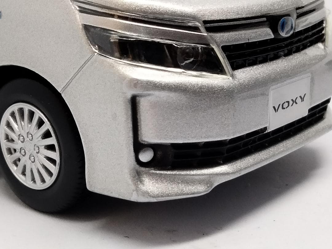 トヨタ ヴォクシー V カラーサンプル 1/30 ミニカー