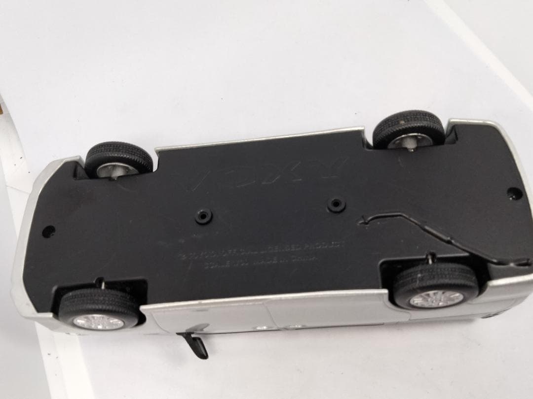 トヨタ ヴォクシー V カラーサンプル 1/30 ミニカー