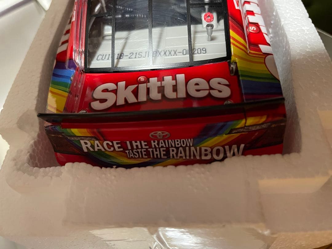 Kyle Busch #18 2014 スキトル 1/24