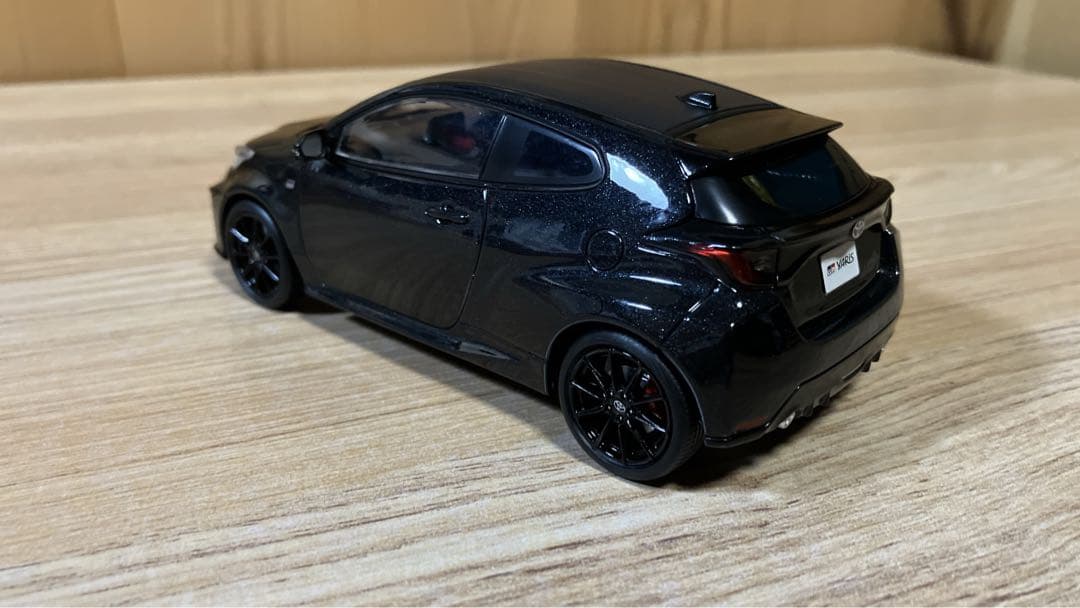 トヨタ GRYaris(前期) カラーサンプル ブラック