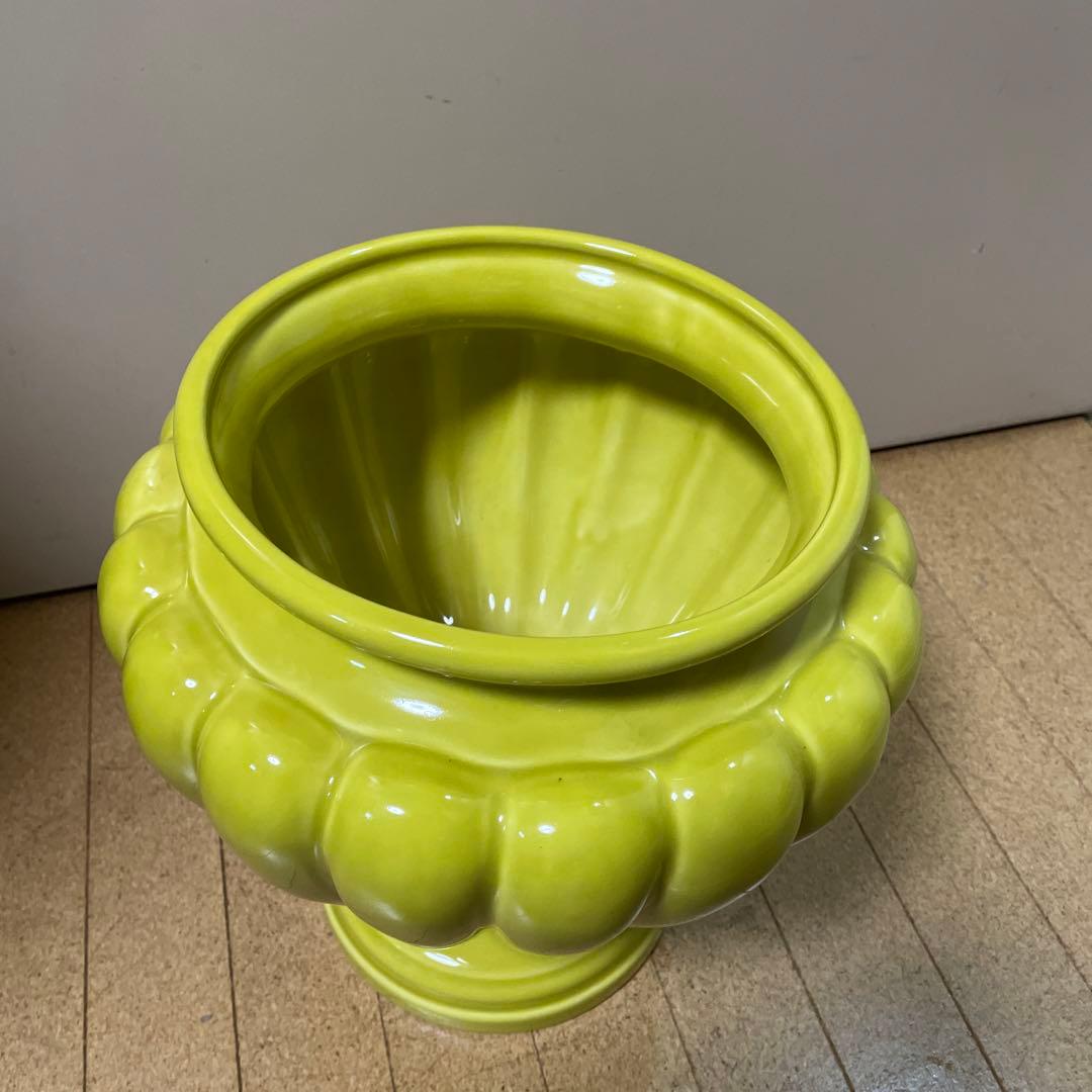 花器黄緑色