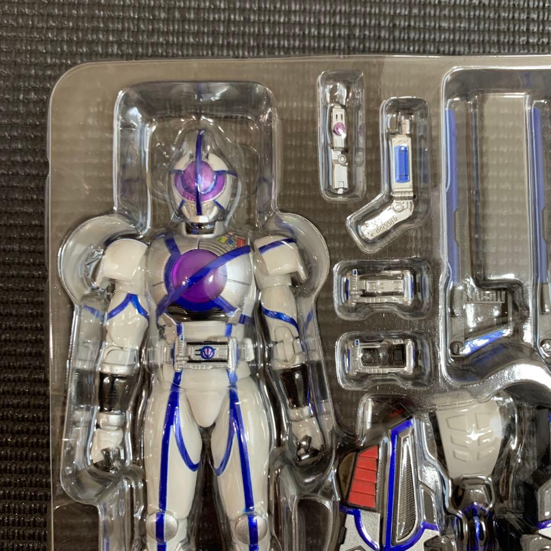 S.H.フィギュアーツ　仮面ライダーサイガ