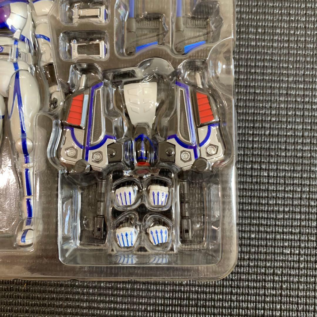 S.H.フィギュアーツ　仮面ライダーサイガ