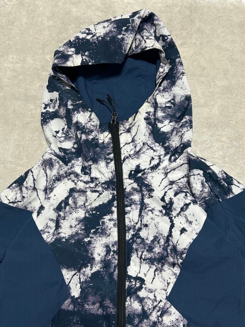 極美品 OAKLEY ENHANCE GRAPHIC WIND L 総柄 メンズ