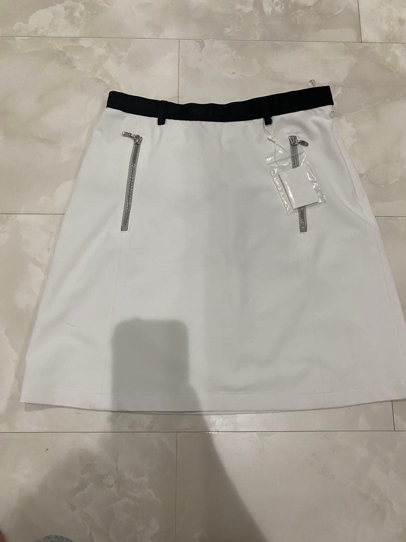 【新品】定価3万　LANVIN SPORT ゴルフ　丈長　スカート　38サイズ