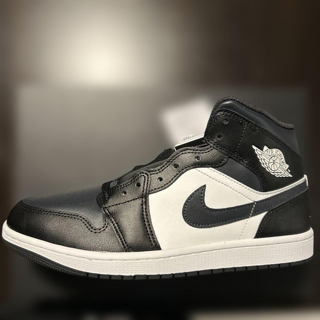 ナイキ　メンズスニーカー　２９センチ　エアジョーダン1MID
