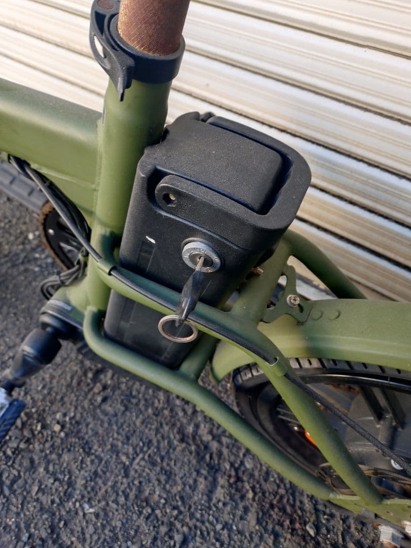オリーブグリーン 電動アシスト　自転車　引き取り限定　路上禁止　大阪南部