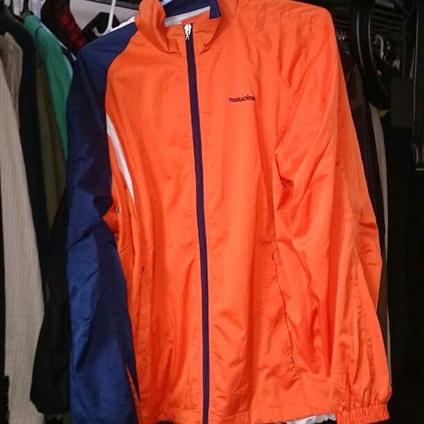 春夏用のウインドブレーカーです！