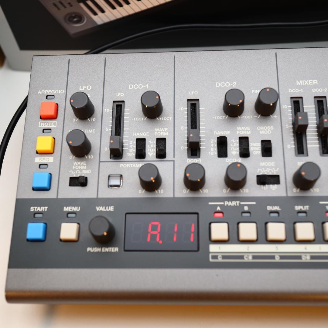 故障品　ローランド Roland Boutique JX-08　元箱有　美品