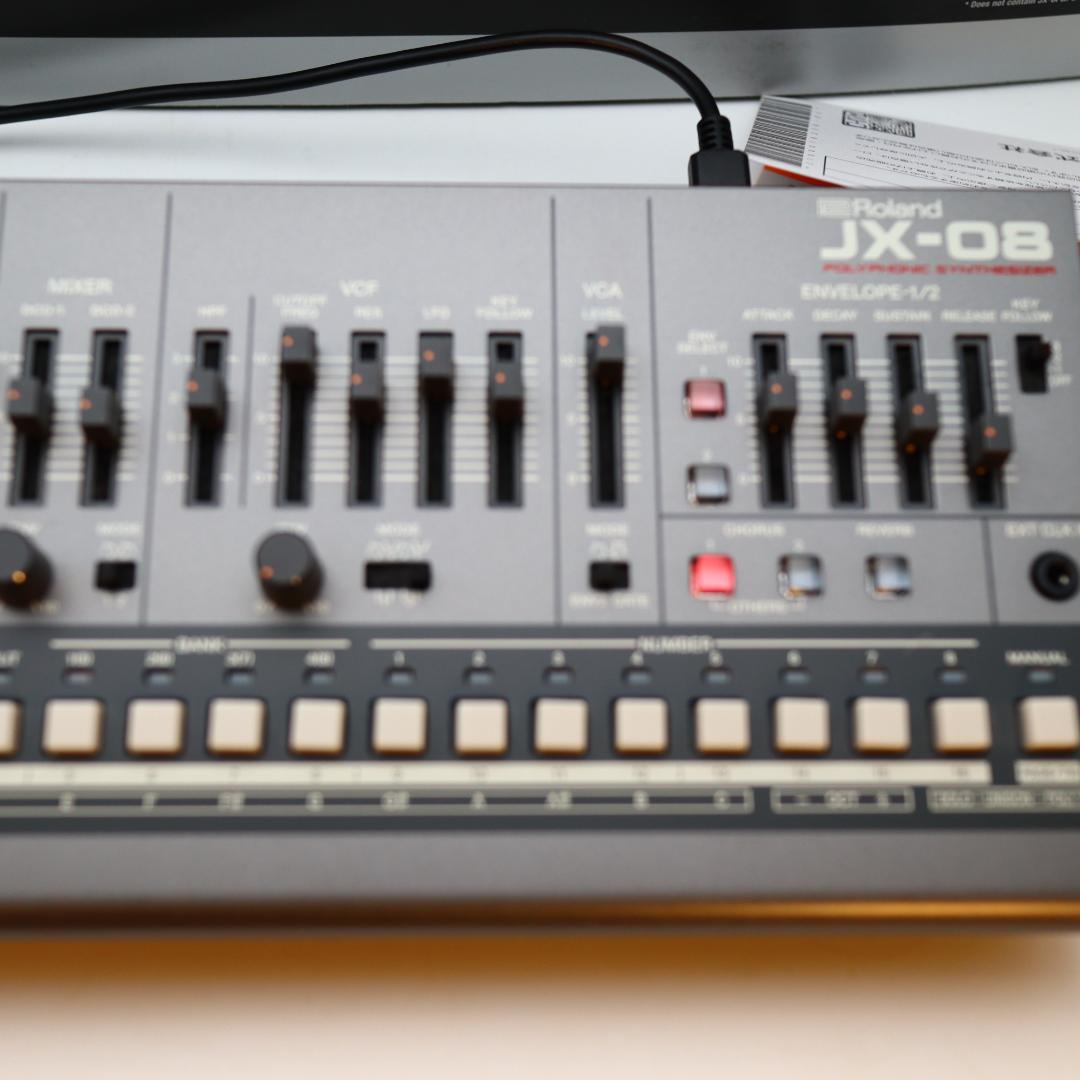 故障品　ローランド Roland Boutique JX-08　元箱有　美品