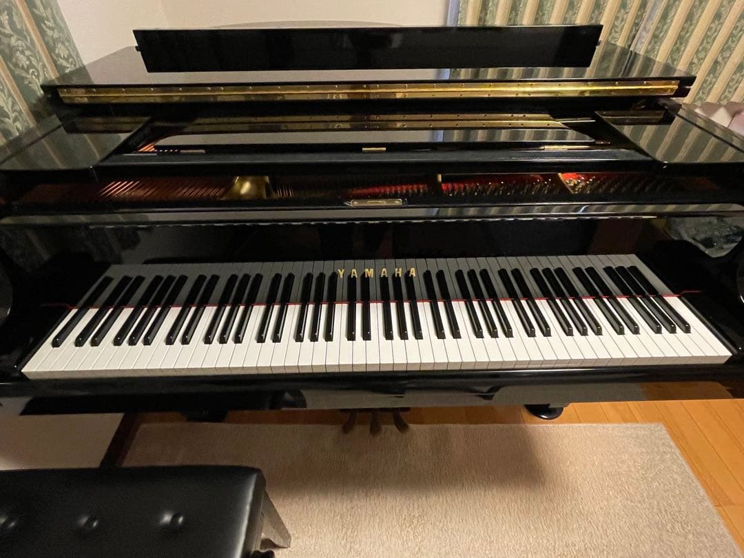 YAMAHA G1E 小型グランドピアノ 奥行161cm 弱音装置付 試弾可