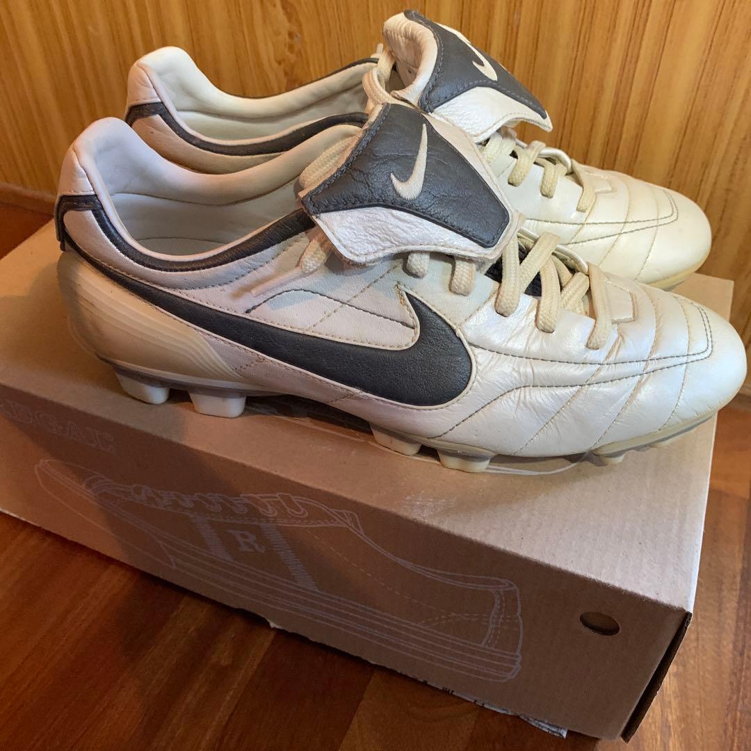 NIKE スパイク