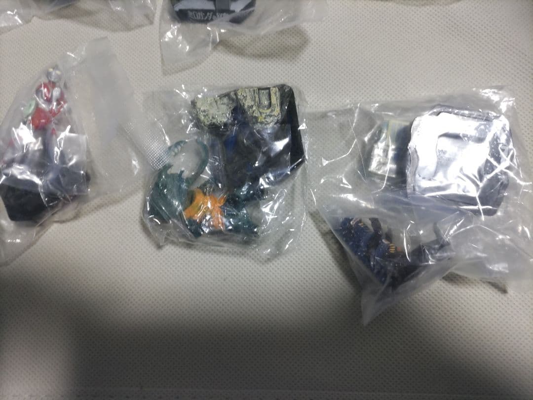 ウルトラ怪獣名鑑10個　管理番号2
